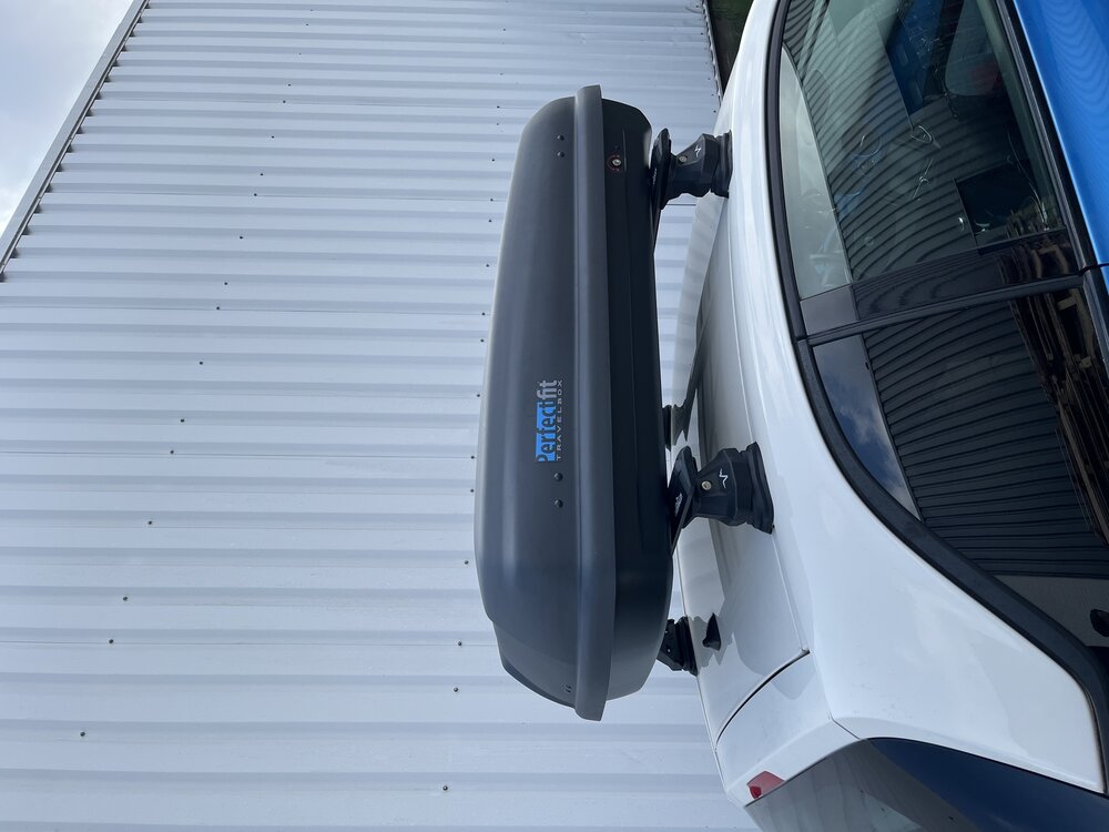 Dachbox PerfectFit 400 Liter + dachtr&auml;ger Bmw X1 (E84) 2009 - 2015 f&uuml;r Geschlossene aufliegende Dachreling