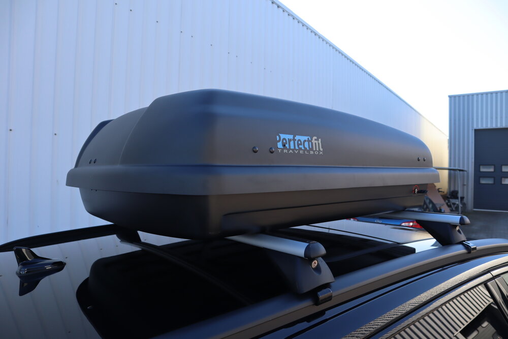 PerfectFit Dachbox 400 Liter + PerfectFit Dachtr&auml;ger Porsche Macan Electric ab 2024