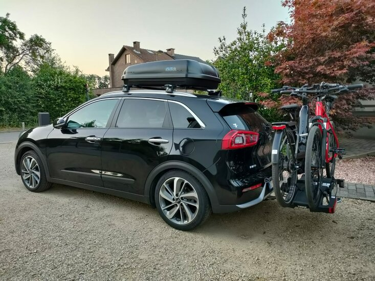 PerfectFit Dachbox 400 Liter + Nordrive Dachtr&auml;ger Mazda 2 Hybrid 5-t&uuml;rig Flie&szlig;heck 12/2021 - 12/2023