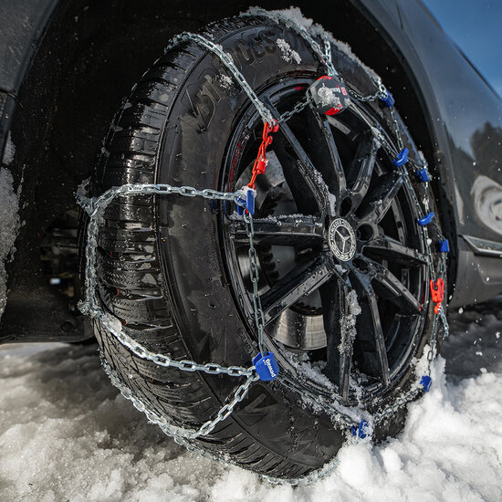 Pewag Servo SUV Schneeketten 13mm Mercedes EQB ab 2022 f&uuml;r Ihre Reifengr&ouml;&szlig;e  215/60R18
