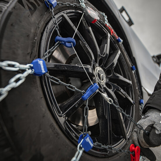 Pewag Servo SUV Schneeketten 13mm Porsche Boxster 2012 - 2016 f&uuml;r Ihre Reifengr&ouml;&szlig;e  265/45R18