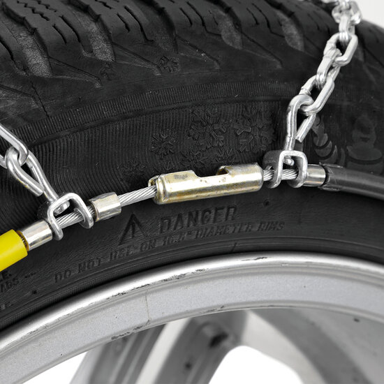 Gran Pree Schneeketten 9mm Nissan Leaf 2010 - 2018 f&uuml;r Ihre Reifengr&ouml;&szlig;e 205/55R16