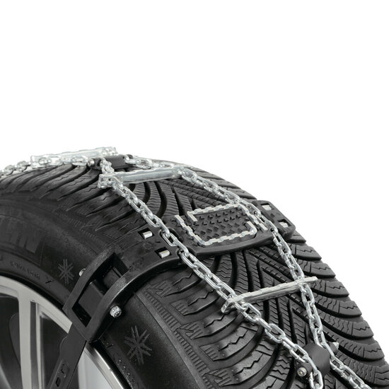 Snowdrive Lauffl&auml;chen Schneeketten Porsche Taycan ab 2020 f&uuml;r Ihre Reifengr&ouml;&szlig;e 305/30R21