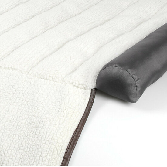 Hundematte f&uuml;r die Heckklappe &ndash; mit Sto&szlig;stangenschutz